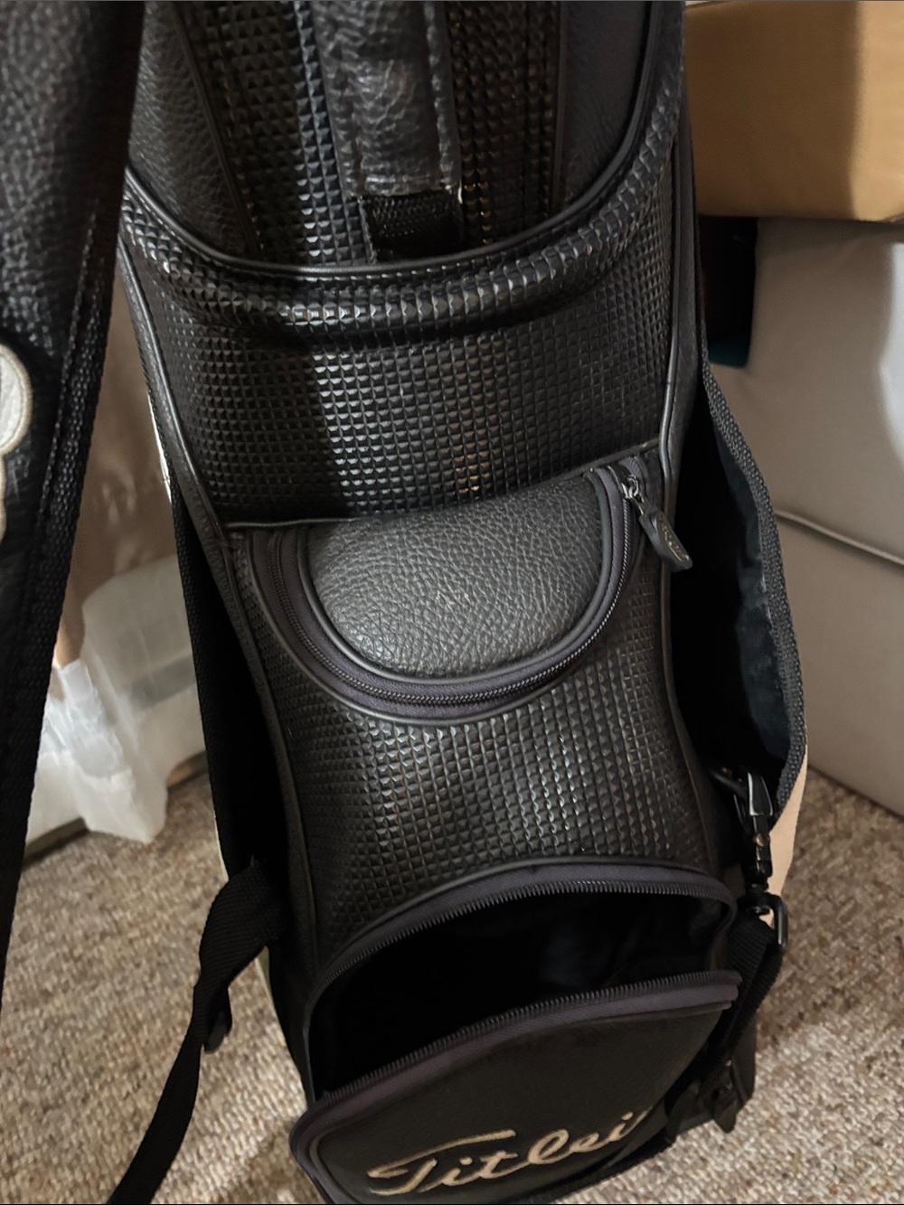 Titleist Black and White Men’s Golf Cart Bag with Bold Logo - Picture 14 of 15